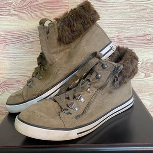 Guess fur lined brown sneakers size 7 1/2